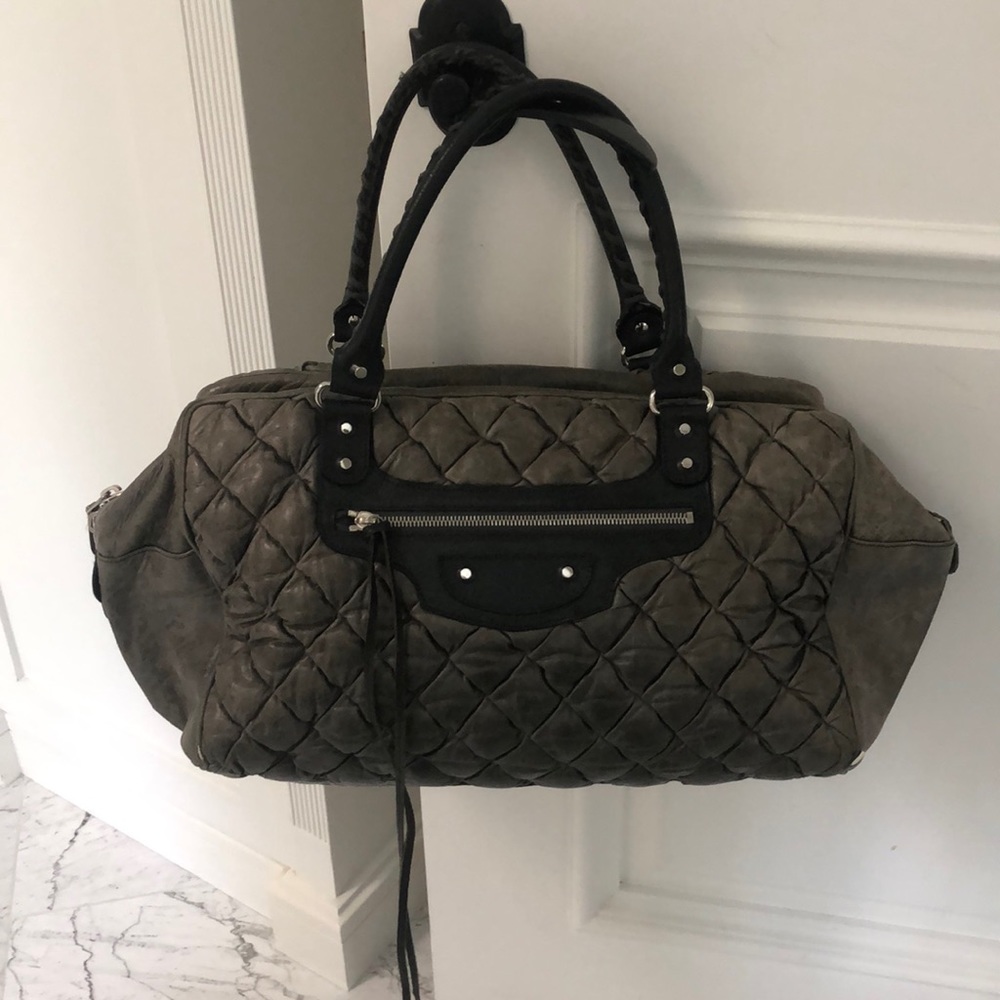 Baenciaga  quilted bah